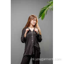 Pyjamaset met zak van viscose met puntprint